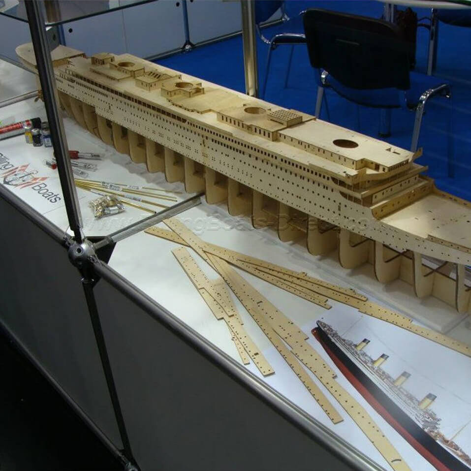 Billing Boats RMS Titanic Passagiersschip houten scheepsmodel 1:144 + RC Set
