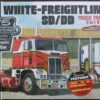 AMT White Freightliner Tractor SD / DD 2 in 1 kit 1:25 bouwpakket