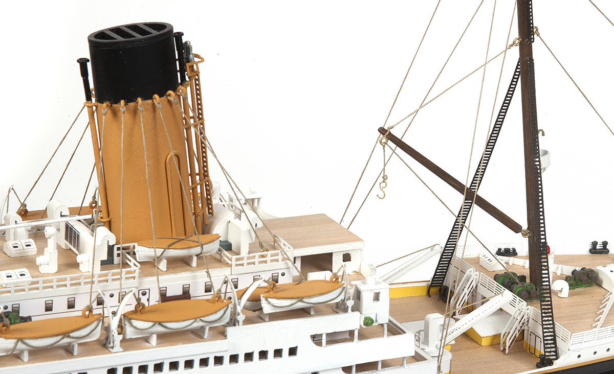 OcCre Titanic houten scheepsmodel 1:300