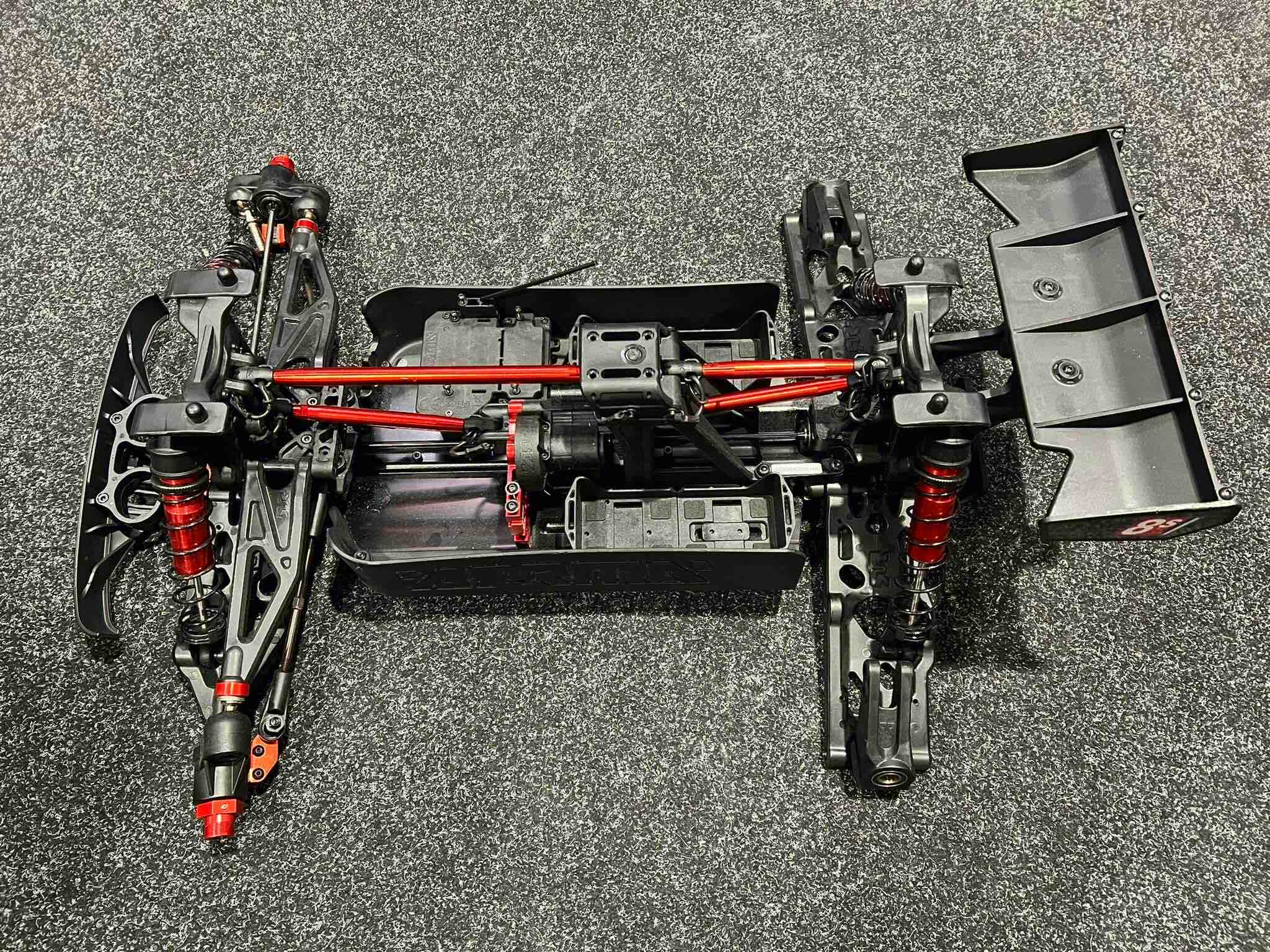 ARRMA Outcast 8s 1/5 Chassis Inclusief Alle diffs! (Nieuw Donor)