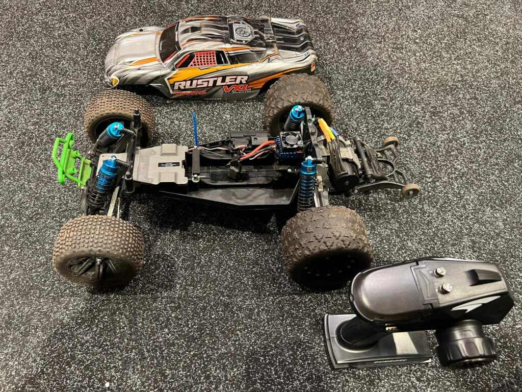 hpi savage 4wd flux chassis (opknapper / niet compleet)!