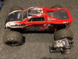 t2m pirate puncher xl 4wd rtr 2.4ghz (1/6)