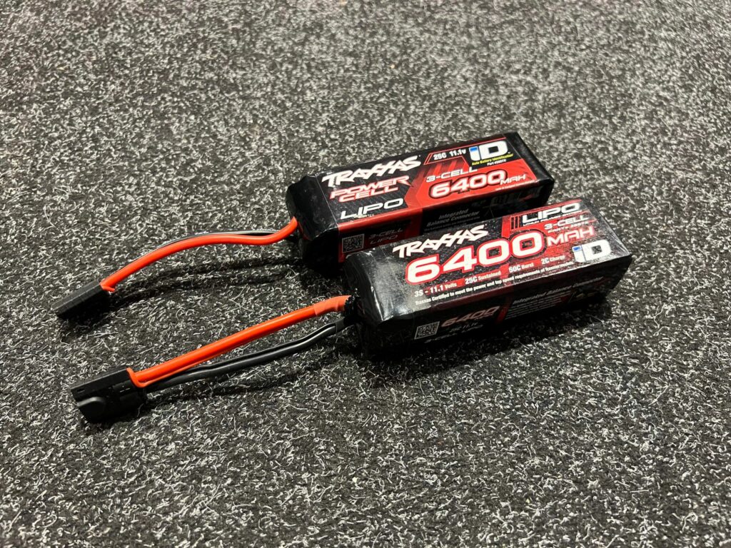 2x traxxas power cell lipo 6400mah 11.1v 3s 25c id trx2857x (in goede staat)!