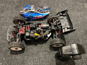 arrma 1/8 typhon 6s blx 4wd buggy rtr