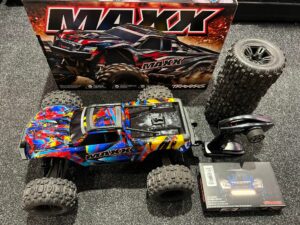 traxxas wide maxx v2 1/10 4s brushless monster truck tsm rtr met traxxas led set en traxxas aluminium onderdelen!
