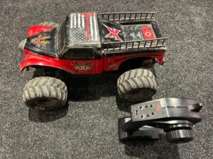 ecx ruckus axe 2wd brushed monster truck rtr