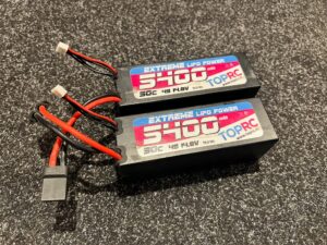 2x 5400mah 14.8 volt 50c lipo batterijen