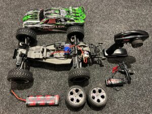 traxxas rustler xl5 2wd brushed electro truggy rtr compleet met accu en lader!
