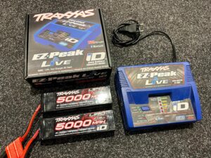 2x traxxas 4s 5000mah lipo batterijen met traxxas 12a id lader in een goede staat met garantie!