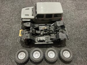 axial 1/10 scx10 iii jeep jlu wrangler with portals gray (zonder motor, regelaar, servo en zender)!