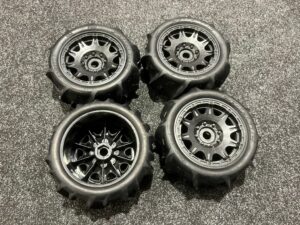 4x proline 1/6 dumont sand/snow tires f/r 5.7″ tires mtd 24mm black raid (2) echt als nieuw!