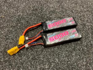 2x trc 5000mah 2s lipo batterijen met xt90 stekker!