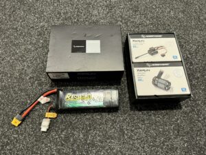 hobbywing combo xerun axe 550 3300kv r2 foc sensored brushless system met gens ace 5000mah 3s lipo batterij (nieuw)!