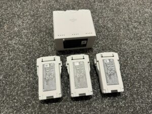 3x dji mini 3 pro / dji mini 3 batterijen in een top staat met een dji docking!