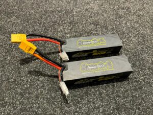 2x gens ace bashing series 8000mah 11.1v 100c 3s1p lipo batterij met xt90 stekker in een goede staat met garantie!