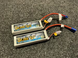 2x gens ace soaring 4000mah 14.8v 30c 4s1p lipo batterij ec5 stekker (gebruikt maar in orde)!