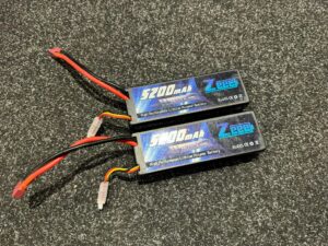 2x zeee 5200mah 2s lipo batterijen met deans stekker (gebruikt maar in orde)!