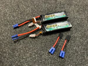 2x gens ace bashing series 5000mah 11.1v 3s1p 60c lipo batterij – ec5 stekker met 2x verloop naar traxxas in een goede staat!