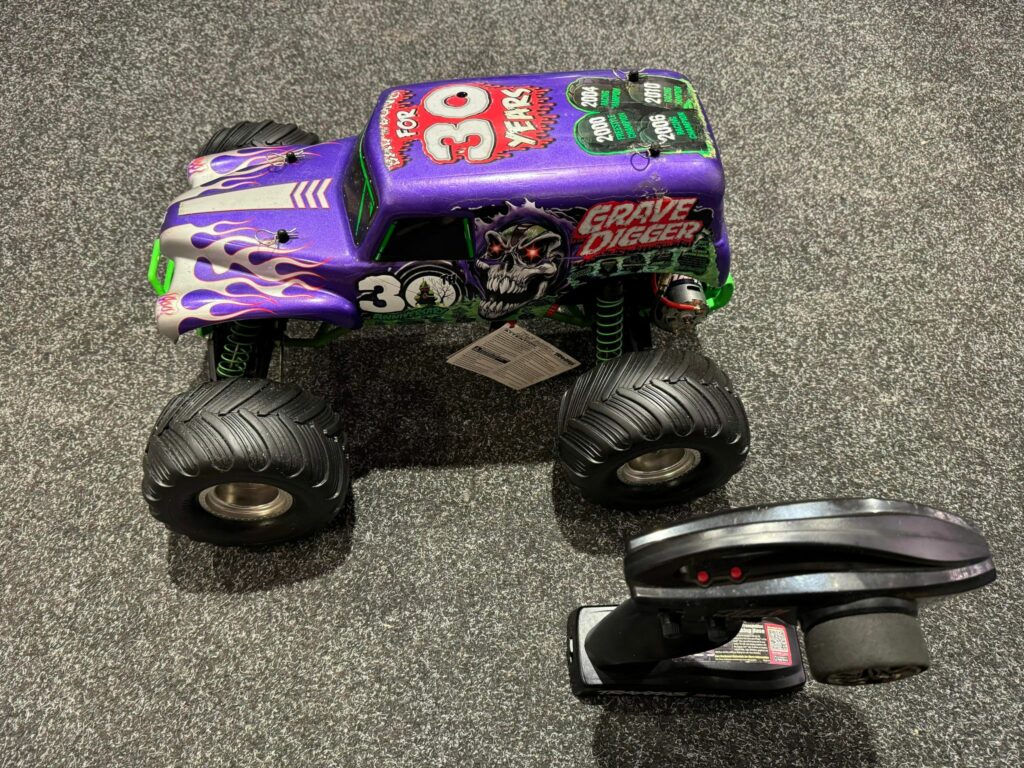traxxas grave digger 30 years 2wd xl5 monster truck