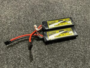 2x yellow rc 5000mah 35c lipo batterijen met traxxas stekker in een goede staat!