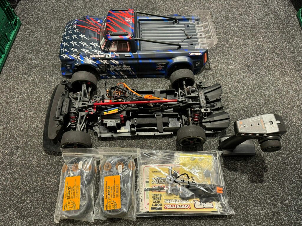 arrma infraction 2020 v2 6s blx 1/7 brushless street basher 4wd rtr compleet met nieuwe grp banden!