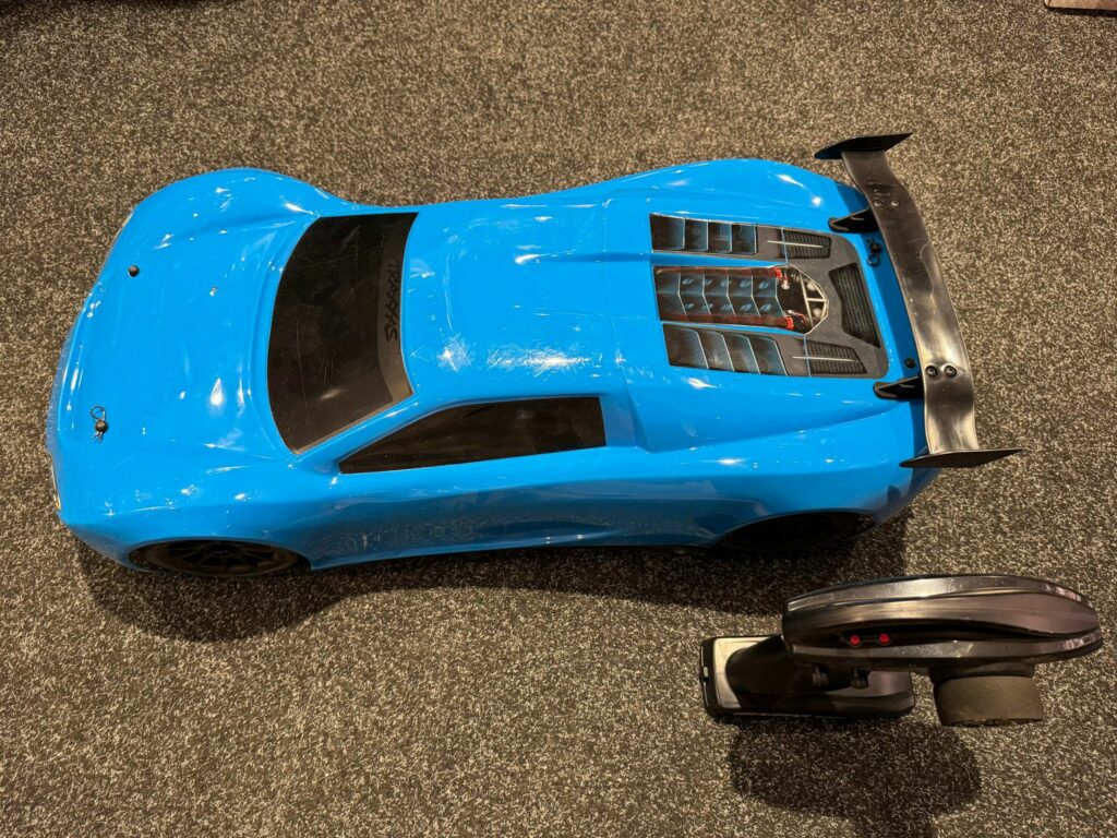 traxxas xo 1 1/7 4wd supercar rtr tsm 2.4ghz in de kleur blauw in een zeer goede staat met 1 jaar garantie!