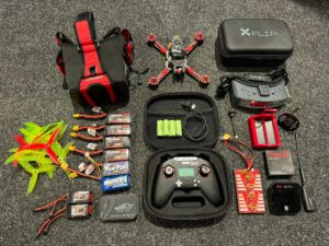 zeer luxe en complete fpv race drone set met frsky zender verschillende accu's en onderdelen!