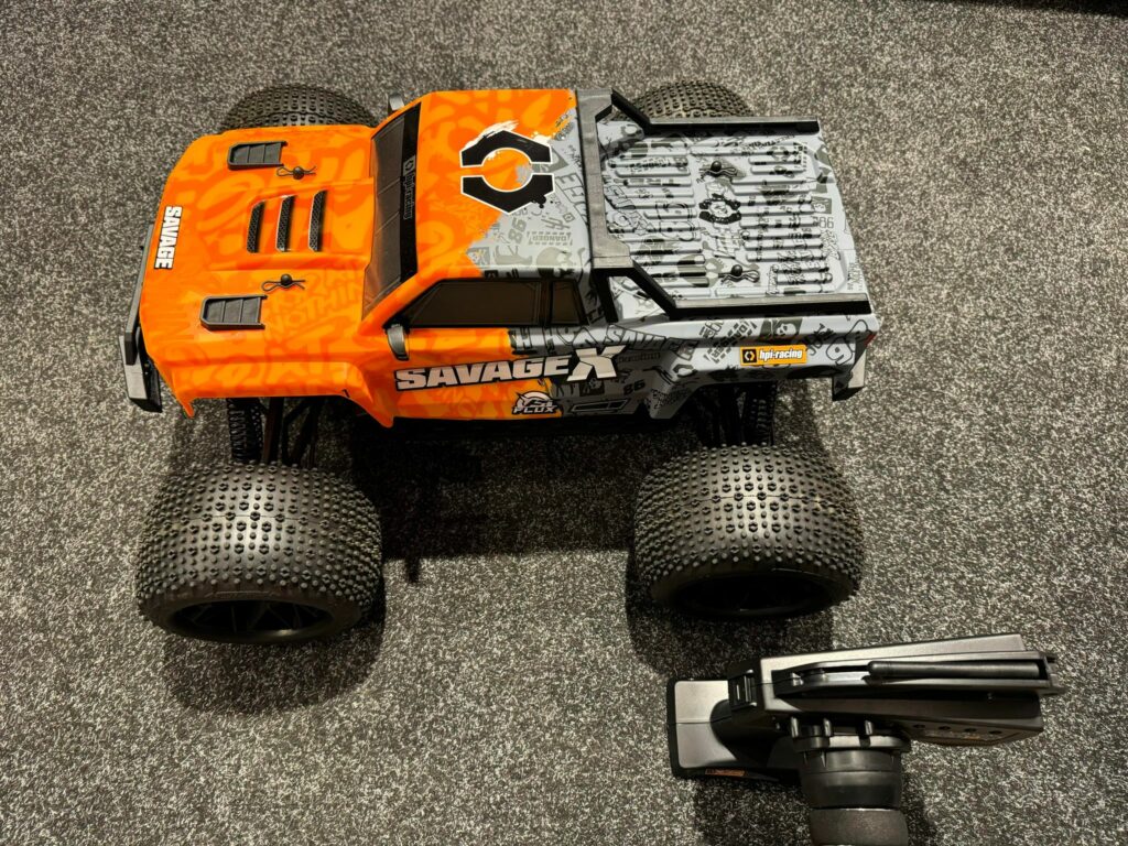 hpi savage x flux v2 1/8 4wd brushless monster truck rtr (versie 2023) echt als nieuw 30 minuten jong!