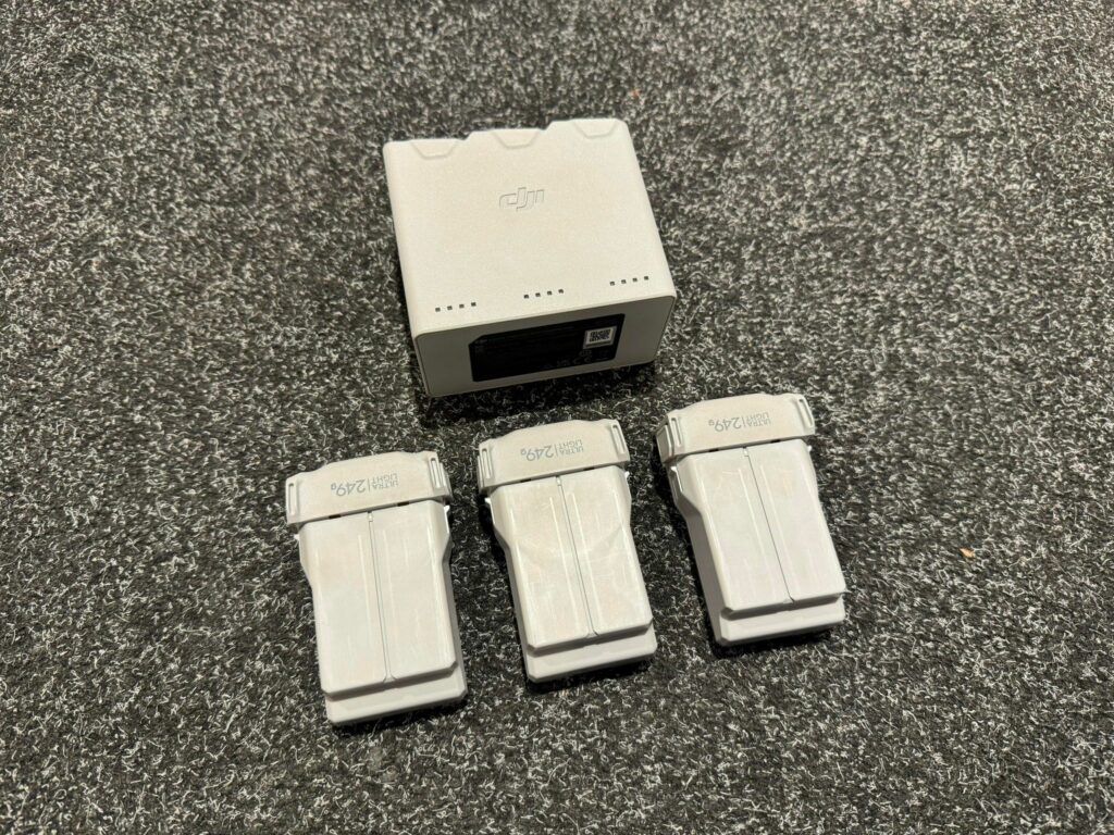 3x dji mini 3 pro / dji mini 3 batterijen met dji docking in een top staat met garantie!