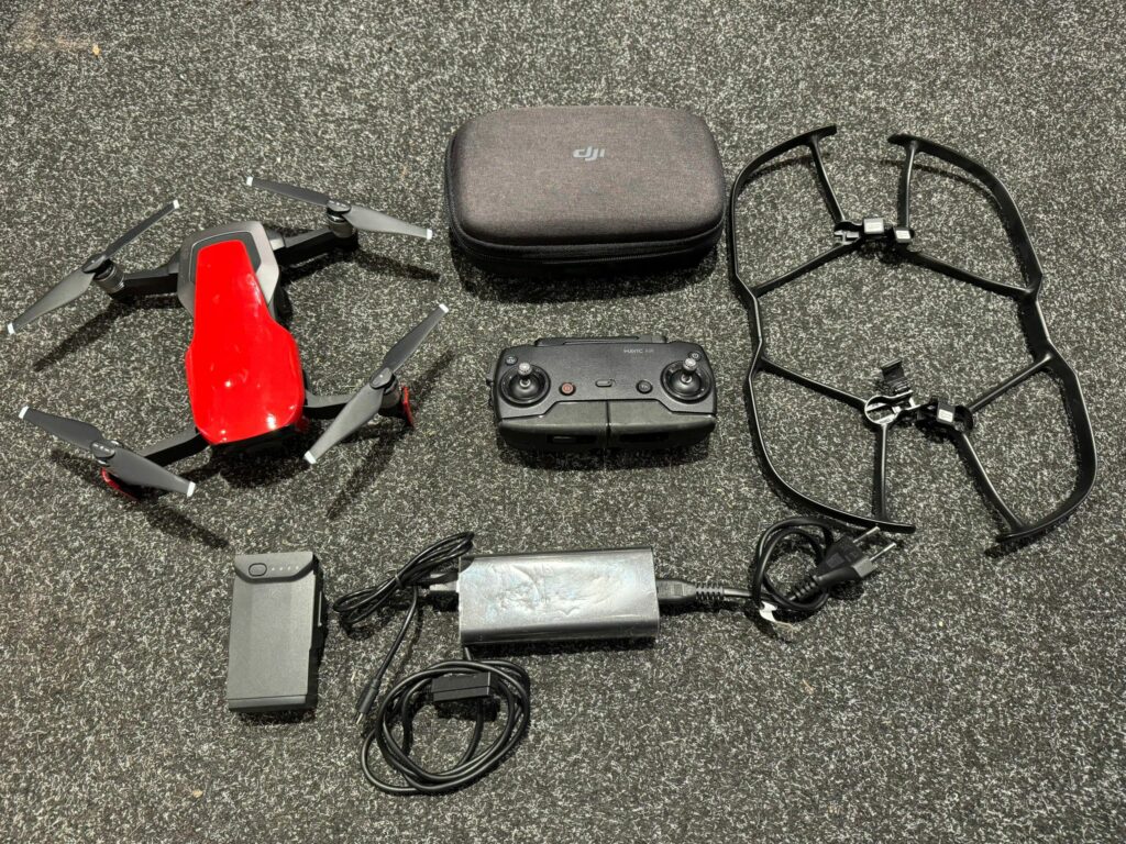 dji mavic air 1 compleet geleverd in de kleur rood in een nette staat met 3 maanden garantie!