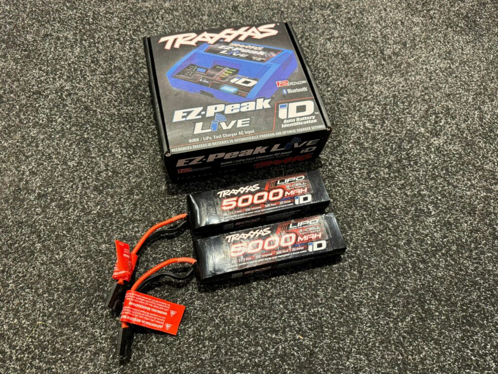 traxxas combo pack 2x 2872x 11.1v lipo & 1x traxxas 12a charger in een top staat met garantie!