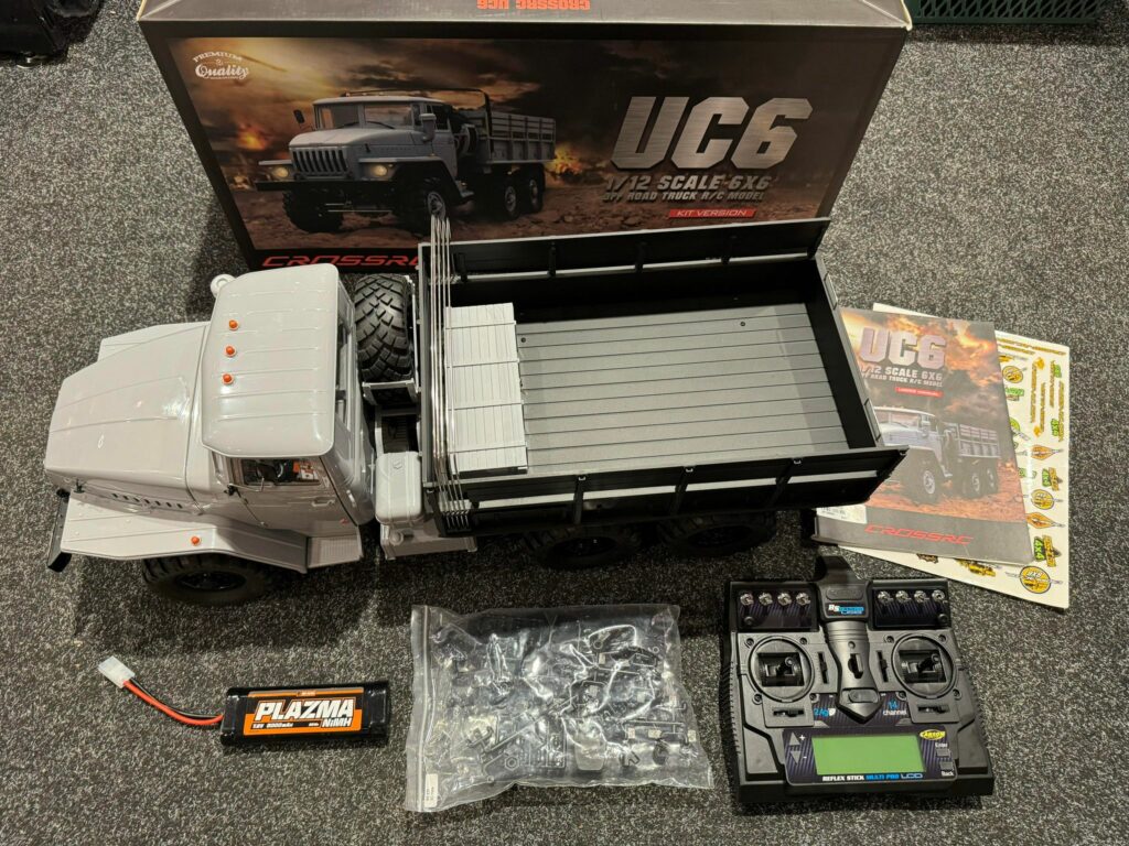 cross rc crawling kit uc6 1/12 truck 6x6 (2 speed transmission version) helemaal compleet met accu, regelaar, servo's, ontvanger en zender (nieuw)!