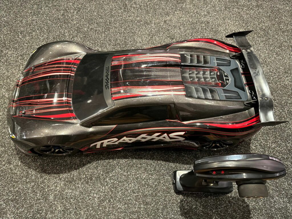 traxxas xo 1 1/7 4wd supercar rtr tsm 2.4ghz in een nieuwstaat en wordt geleverd met 1 jaar garantie!