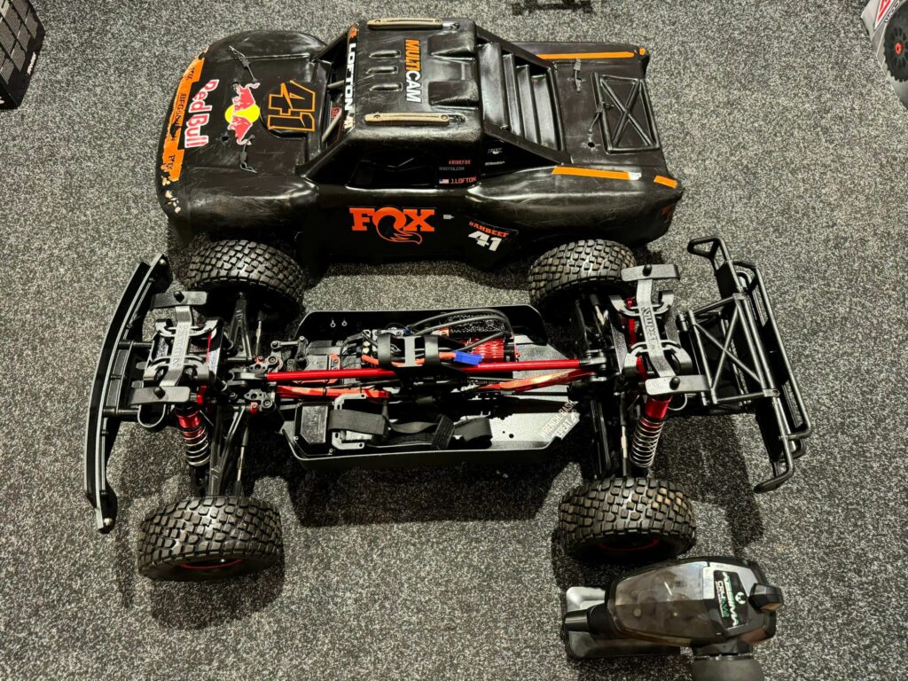 arrma 1/7 mojave 6s exb brushless 4wd desert truck rtr + scorched fenders + exb onderdelen!