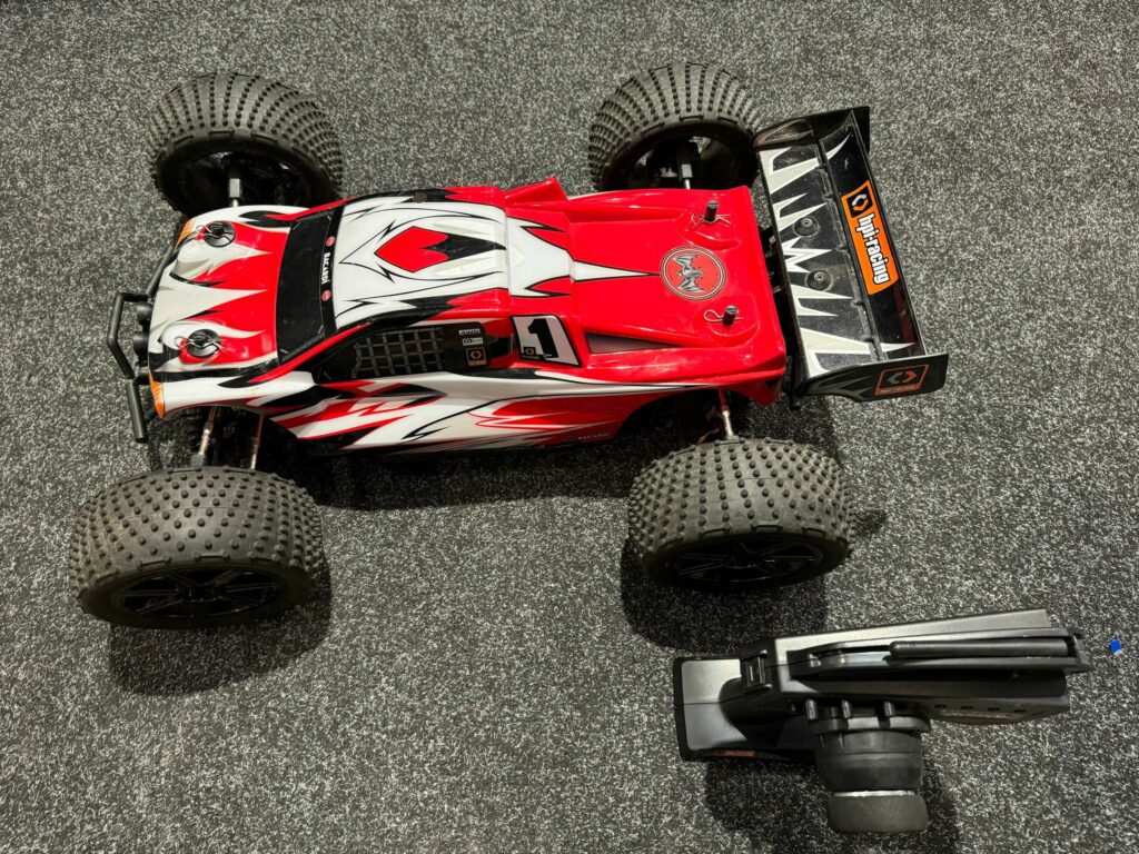 hpi trophy truggy 1/8 flux brushless 4wd rtr 2.4ghz gebruikt maar in een prima staat!