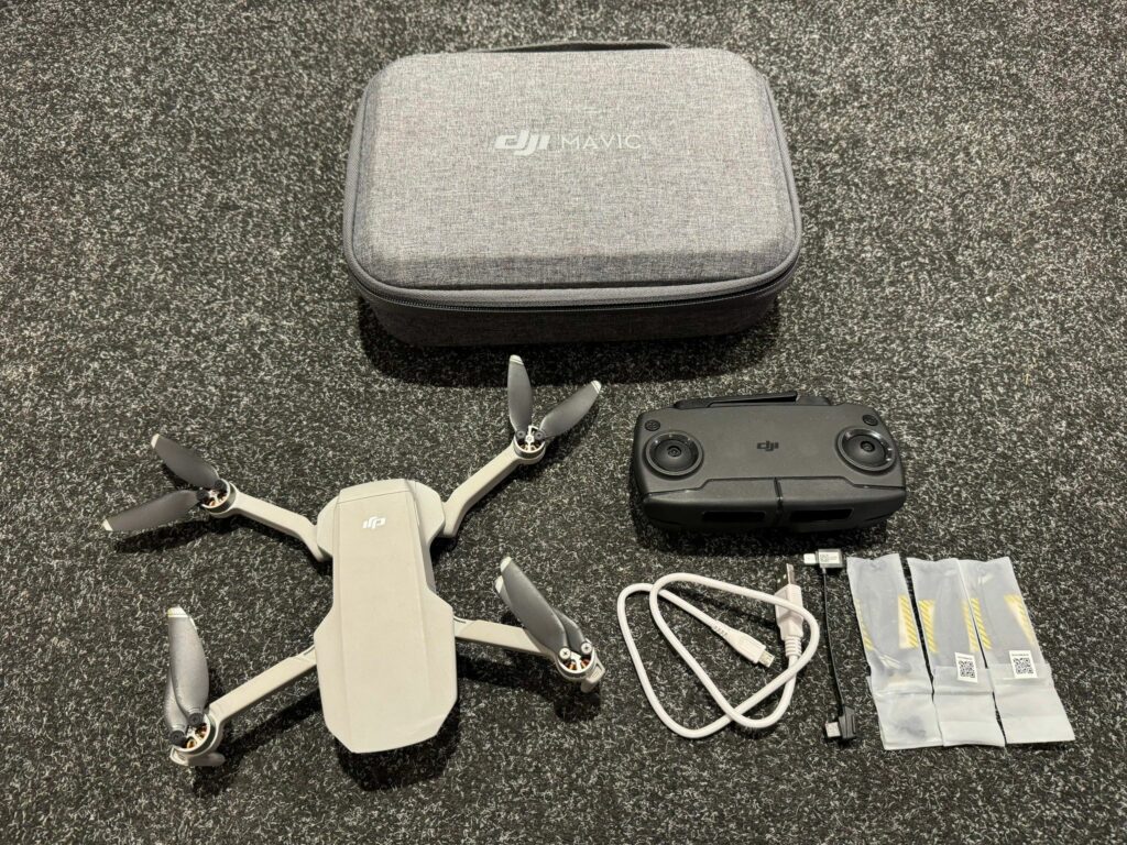 dji mini 1 compleet met zender (zonder accu) (werkt niet naar behoren / leuk voor de hobbyist)!