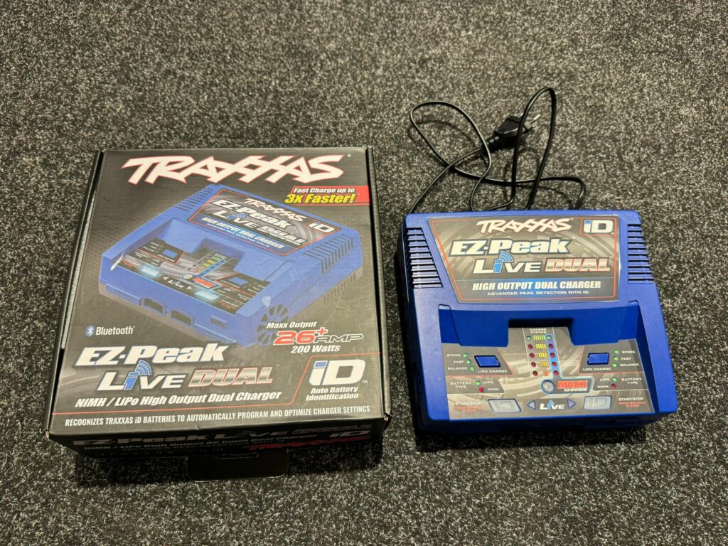 traxxas charger ez peak live duo charger 200w nimh & lipo with id auto bat – trx2973g in een top staat als nieuw!