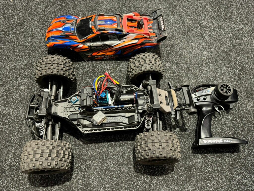 traxxas rustler 4wd brushless electro buggy rtr met 120a regelaar en rocket 3800kv motor in de kleur oranje!