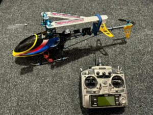 align 450 rc helikopter compleet met futaba zender (leuk voor de hobbyist)!
