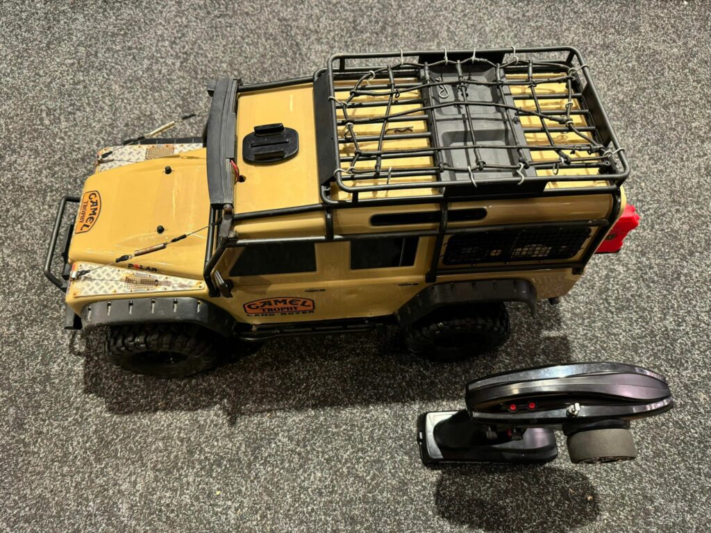 traxxas trx 4 land rover defender sand rtr (gebruikt en heeft wat liefde nodig)!