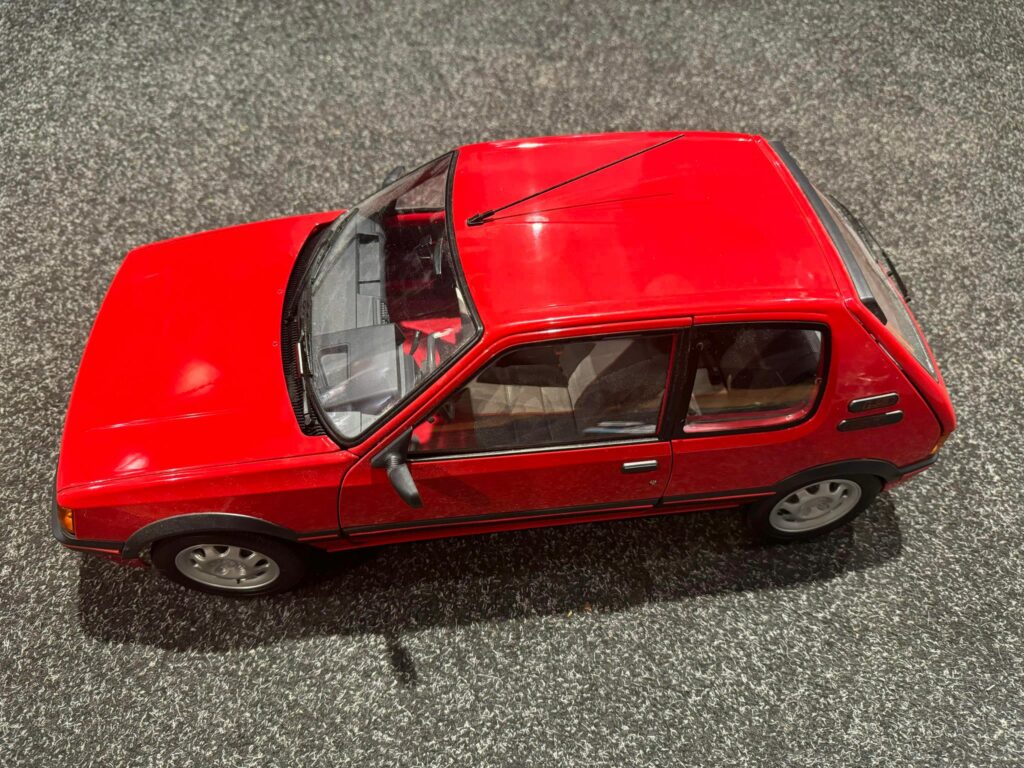 ixo collections 1/8 metalen bouwpakket peugeot 205 gti 1.9 gebouwd en echt als nieuw (zeer uniek)!