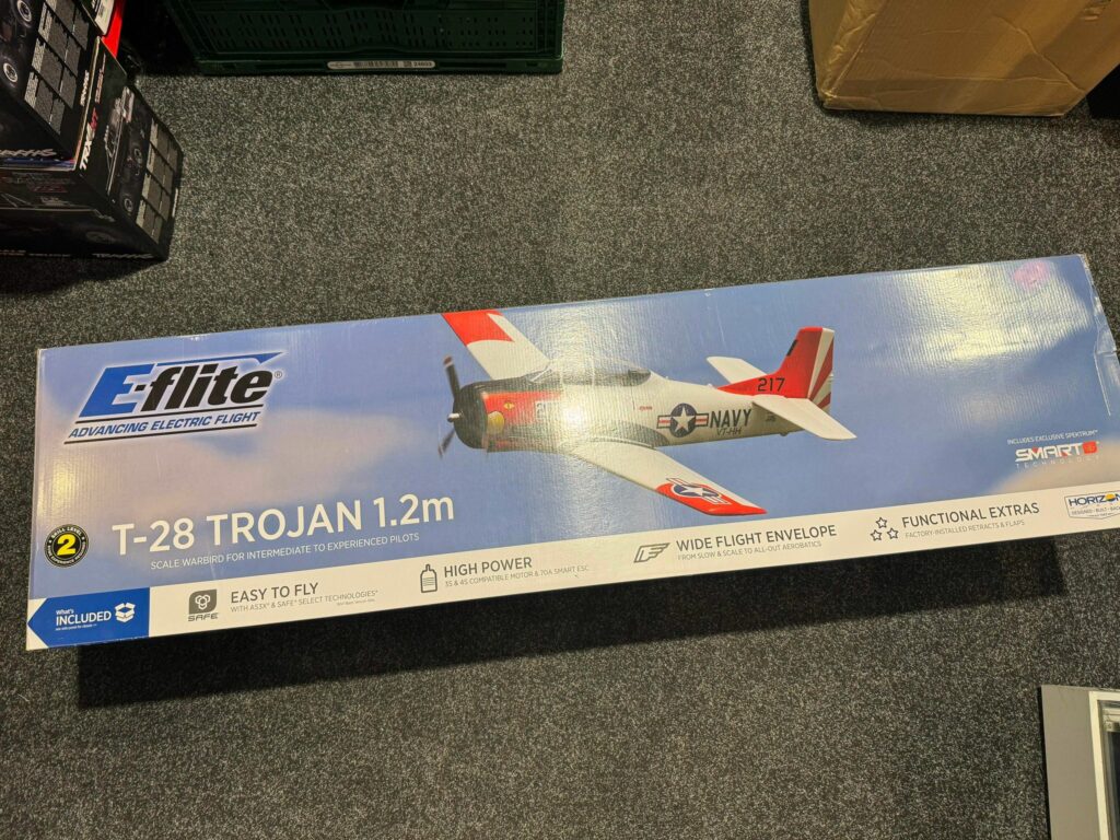 e flite t 28 trojan 1.2m pnp met smart (niet gevlogen / enkel uit de doos geweest)!