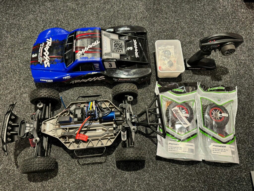 traxxas slash 4x4 vxl brushless short course truck rtr met 2e set banden!