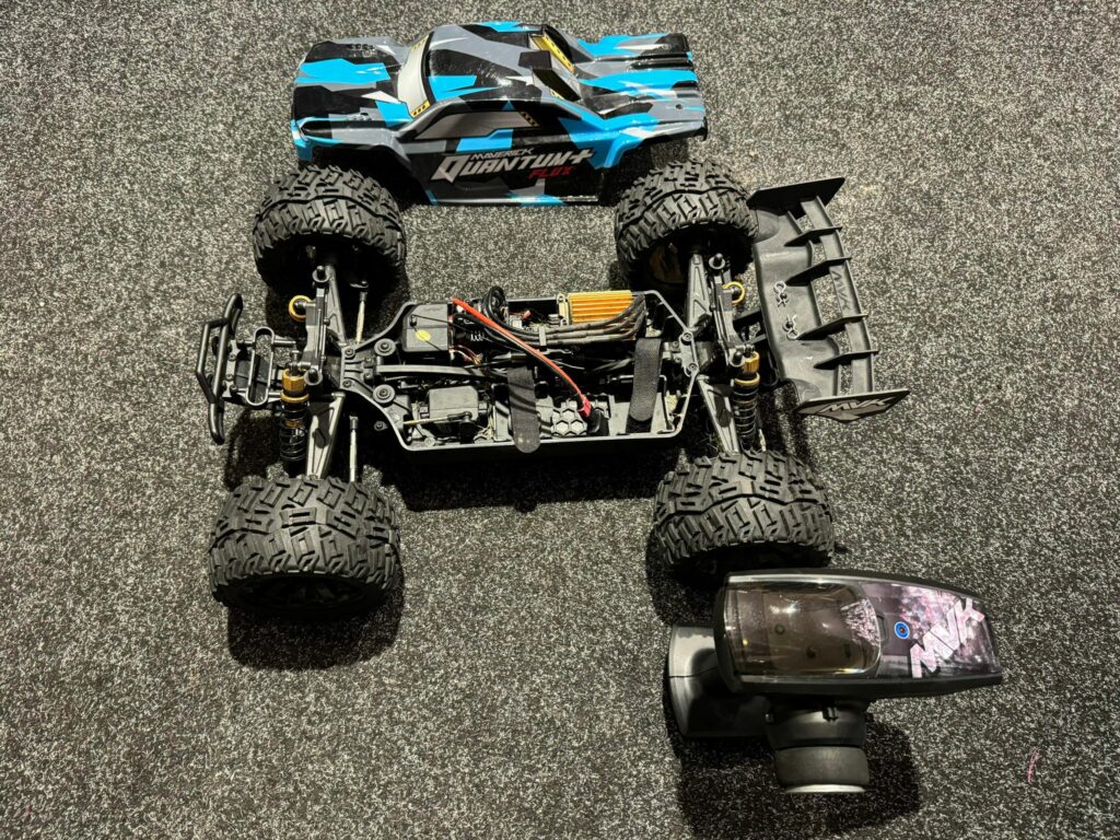 maverick rc quantum+ xt flux 3s 1/10 4wd stadium truck blauw (gebruikt en met 1 jaar garantie)!