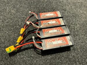 4x mcm power 8000mah 4s lipo batterijen 100c met xt90 stekker (gebruikt maar de spanning in goed)!