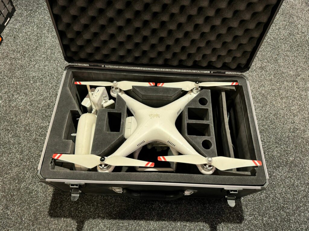 dji phantom 2 vision compleet met koffer (geen garantie / leuk voor de hobbyist)!