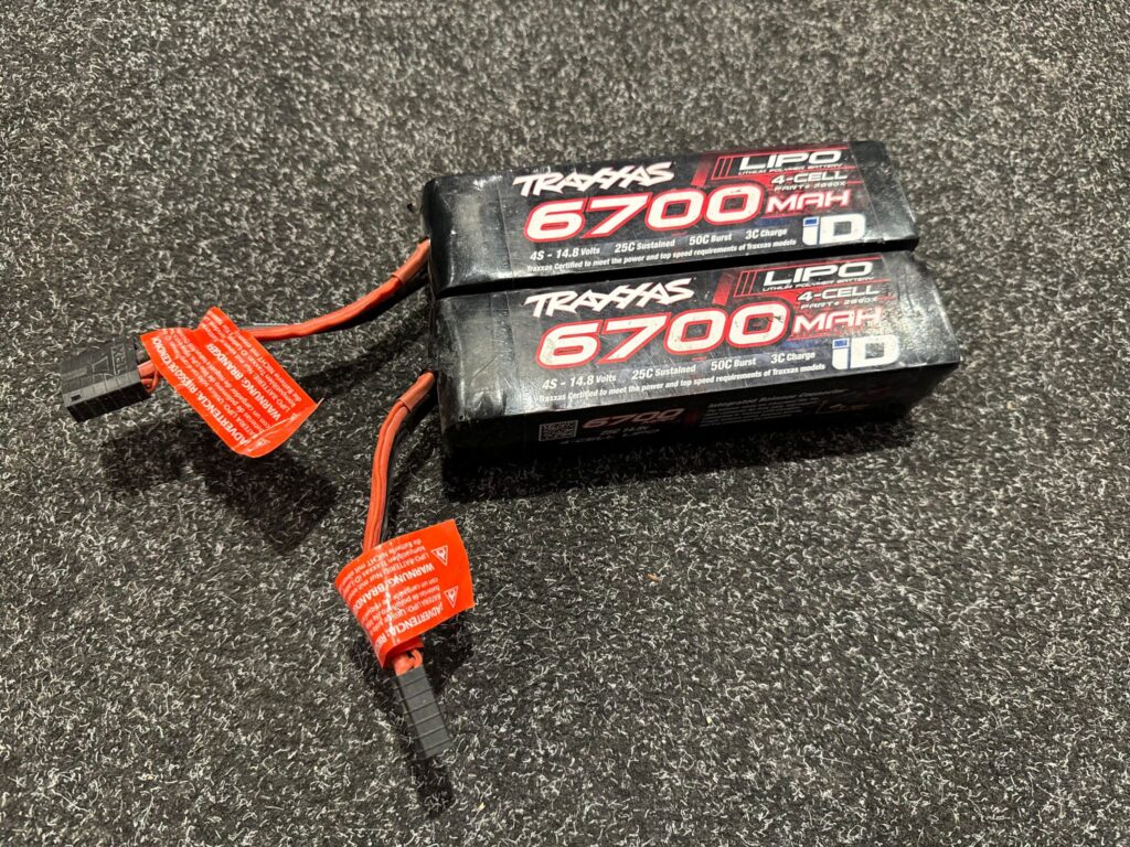 2x traxxas power cell lipo 6700 mah 14.8v 4s 25c lipo accu trx2890x (gebruikt maar in orde)!