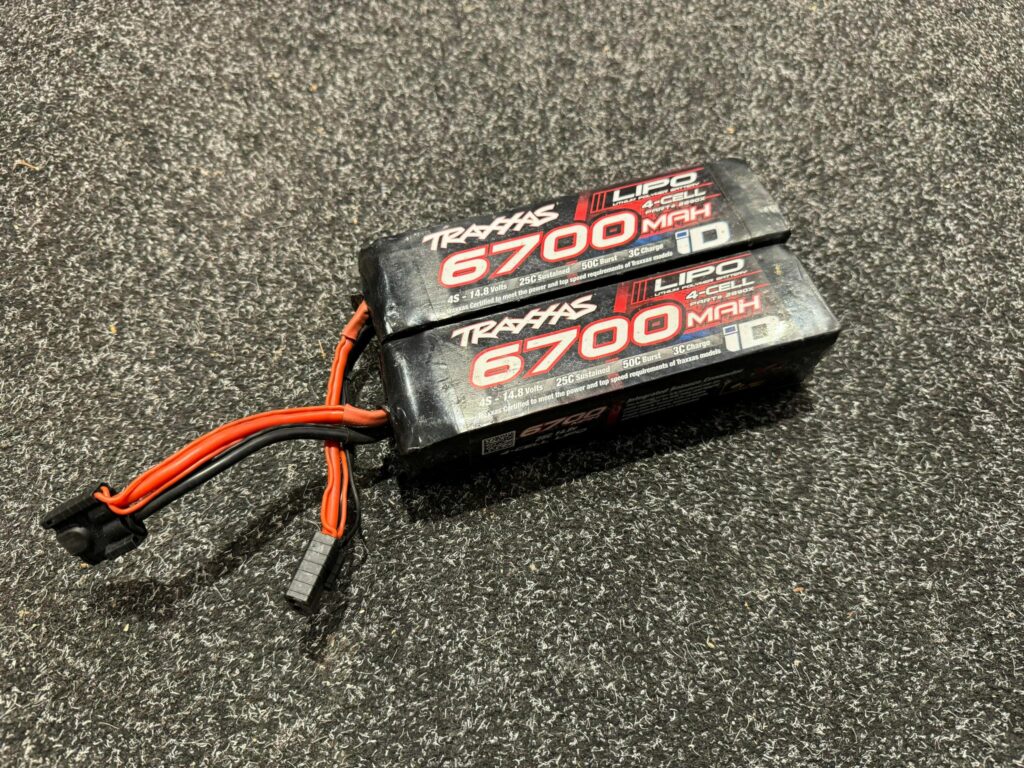 2x traxxas power cell lipo 6700 mah 14.8v 4s 25c lipo accu trx2890x (gebruikt maar in orde)!