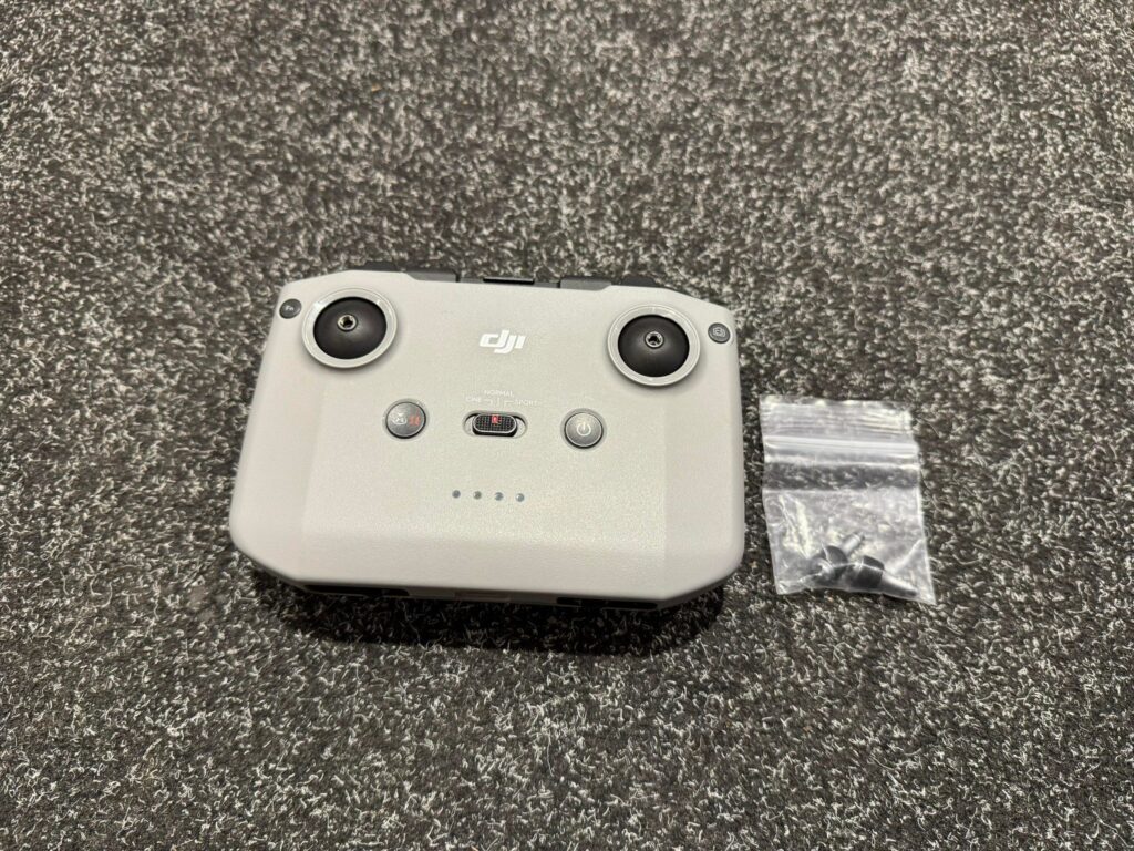 dji mini 2 en dji mini 3 (c 5) zender als nieuw!