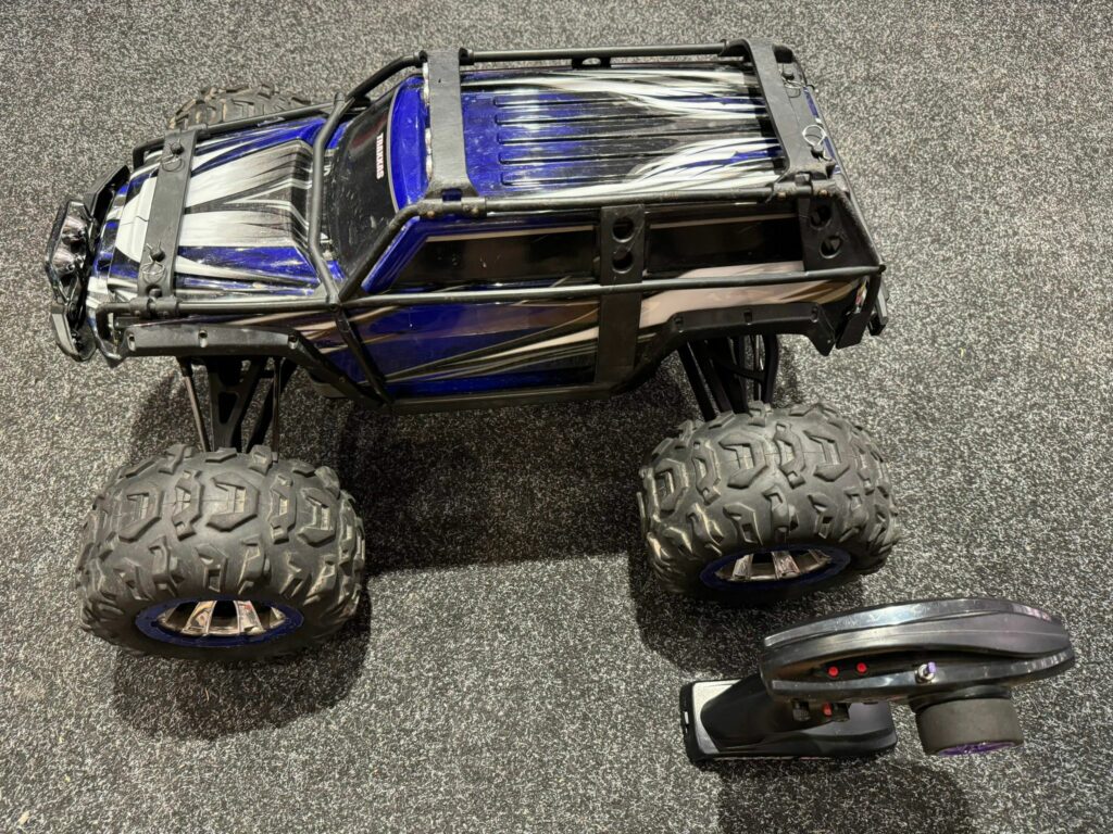 traxxas summit 1/8 brushed monster crawler rtr (gebruikt maar in orde)!